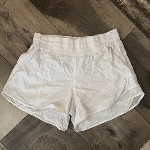 LuluLemon Hotty Hots 4” Size 8